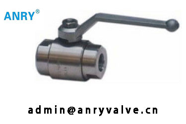 2piece de vrouwelijke NPT BSP Ingepaste A105 Kogelklep van de lichaamscf8m bal PTFE Seat
